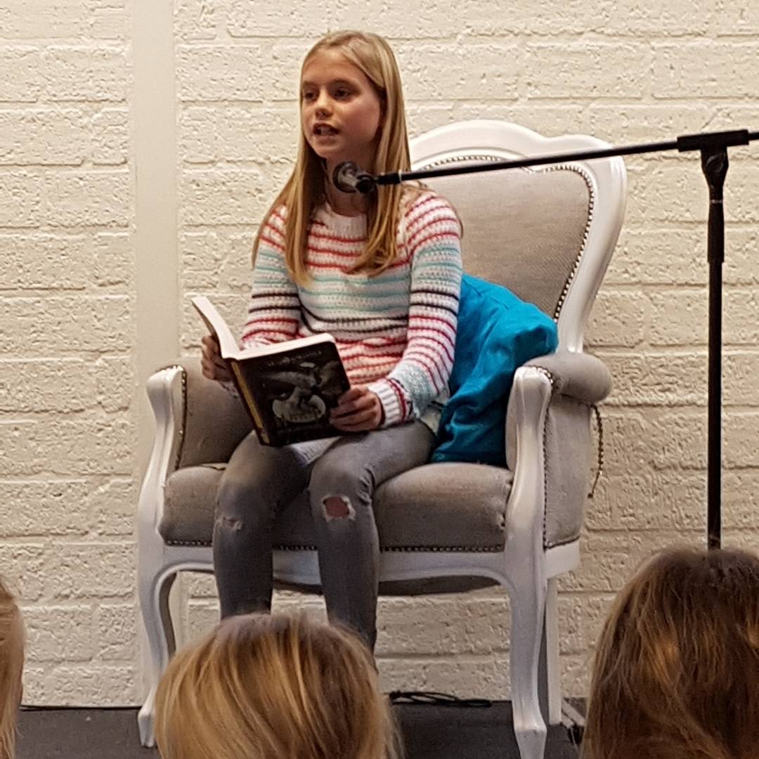 StBernardusEpe's tweet photo. Spannende finale van de @NVW_2017! Uiteindelijk is Maartje onze schoolkampioen geworden en vertegenwoordigt zij onze school in de volgende ronde. Gefeliciteerd en zet m op! 
Een mooie 2de plek voor Thomas! We hebben 4 keer genoten van deze finalisten! https://t.co/zo1umBCOTC