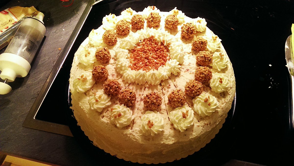 _butterblume170's tweet photo. Feeertiiiisch 😋 #GiottoTorte #backenistliebe ❤ https://t.co/tLLHuBJcVd