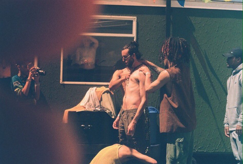 give love to your people dem x