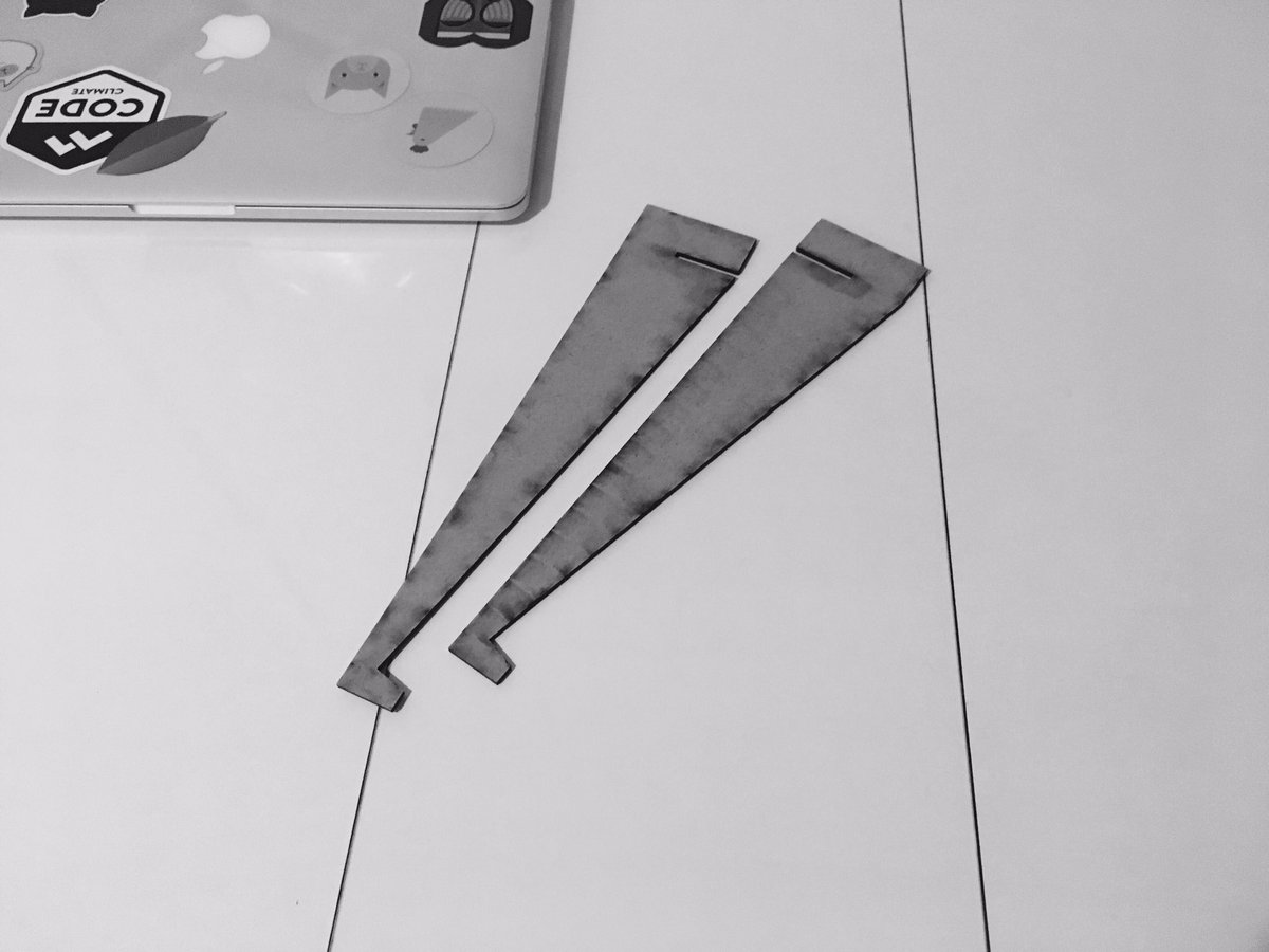 maqoxa's tweet photo. First FabLab project: a portable laptop stand. Thanks @FablabLisboa! 😊 https://t.co/F6dzdNojPa