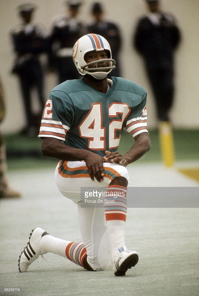 A happy birthday to the perfect WR - 2X SB champion - HOFer Paul Warfield!!! 