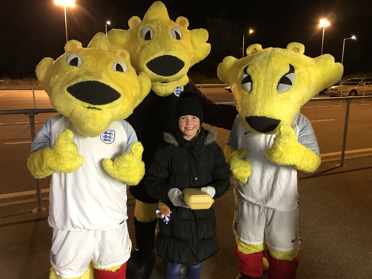 PenpointB's tweet photo. @ColU_Official #Lionesses on the pitch and the ground is filling Come On England https://t.co/ci90RTWDdb