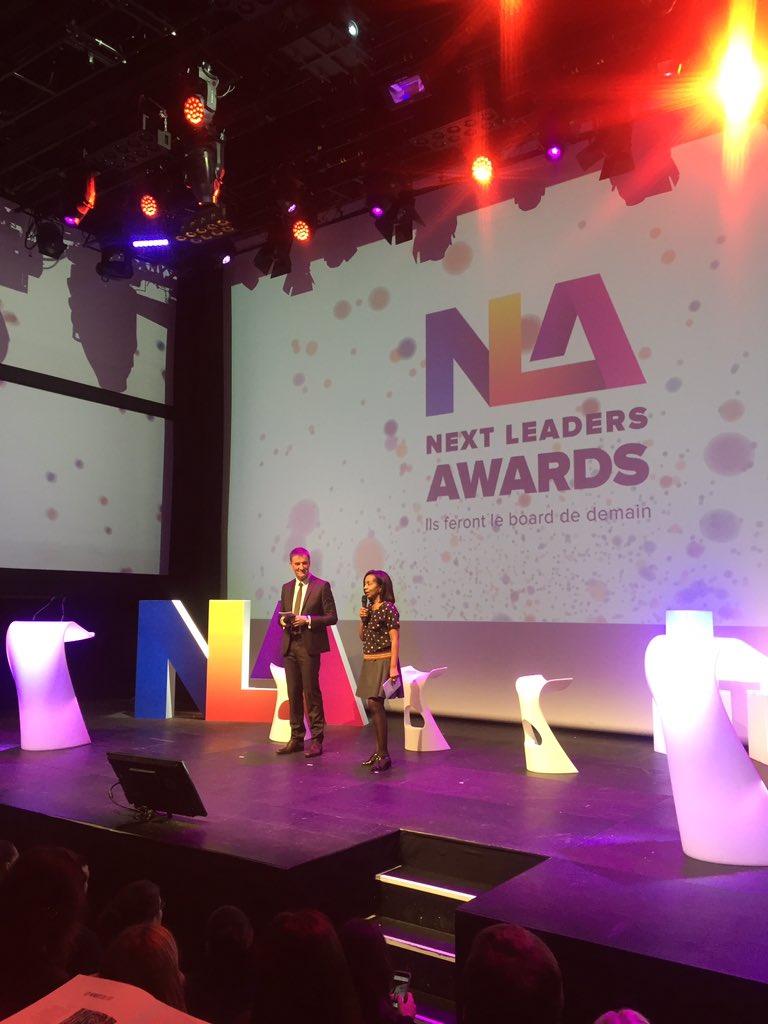 EchosLeadership's tweet photo. #nextleadersawards : Une cérémonie animée par @Mljr75112, rédactrice en chef des @EchosExecutives https://t.co/VclzT6op7F