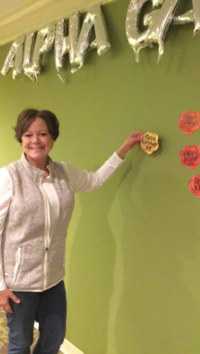 alphagammadelta's tweet photo. Our #GivingTuesday Rose Garden is growing! Thank you to all of our donors!! #AlphaGamGives #AlphaGamFoundation https://t.co/uvE0Ux0rU0