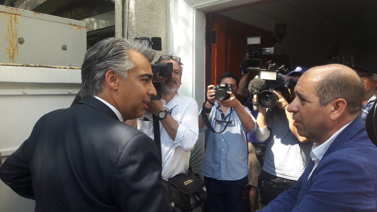 mariseka's tweet photo. En segunda vuelta estaremos en nuestra casa... #LaCasaDeLaUnidad @marcoporchile ... y ahí estamos ante el llamado de Guillier a nuestro líder y a @LosPROgresistas https://t.co/41d1nBIlaA