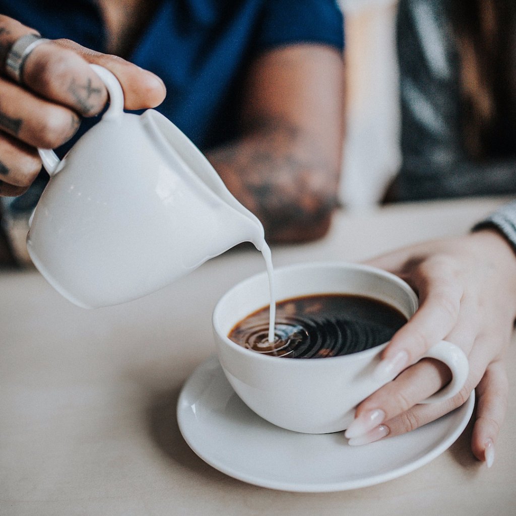 Swing by so we can #treat you to an #afternoon #delight…🍰☕️🇮🇹

#ZazaEspresso #ZazaEspressoBar #ZazaScarlett #CoffeeAwesome #Latte #Café #Espresso #Cappuccino #Machiato #The6ix #TorontoLovesCoffee #Artisan #AuthenticItalian #Italy #Arabica #CoffeeBeans #WinterIsComing