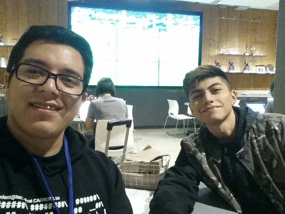 alanbato's tweet photo. It's the Final Countdown ⏰ w/ @Miguelll_1497 #FirstFlight17 https://t.co/snPEfTCLHd