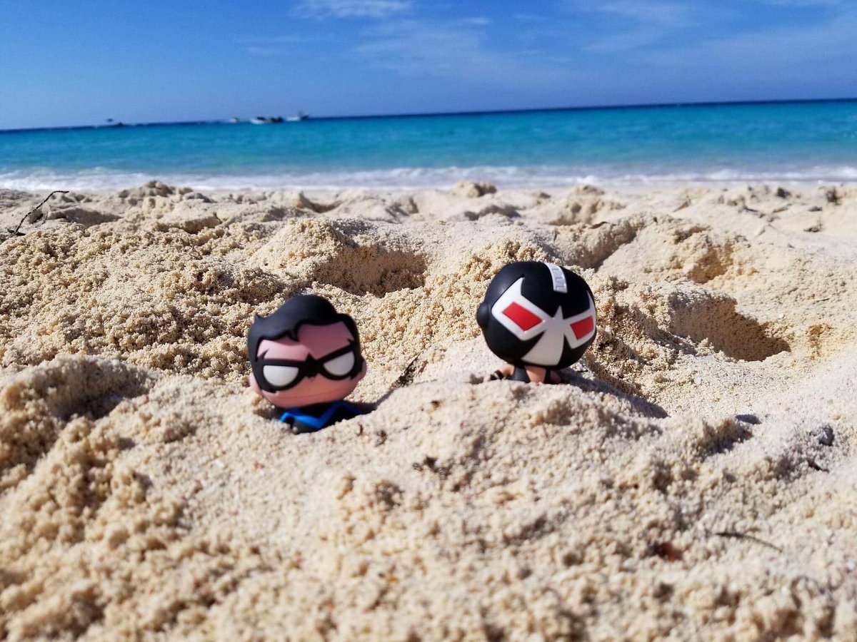justicecorpsia's tweet photo. While our Avengers are back from their beach trip, looks like they forgot to free Bane and Nightwing from the sand! #miniheroes https://t.co/d7SQB6yyKs