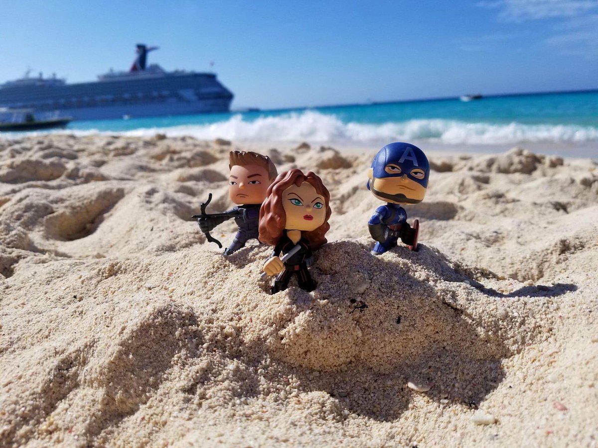 justicecorpsia's tweet photo. While our Avengers are back from their beach trip, looks like they forgot to free Bane and Nightwing from the sand! #miniheroes https://t.co/d7SQB6yyKs