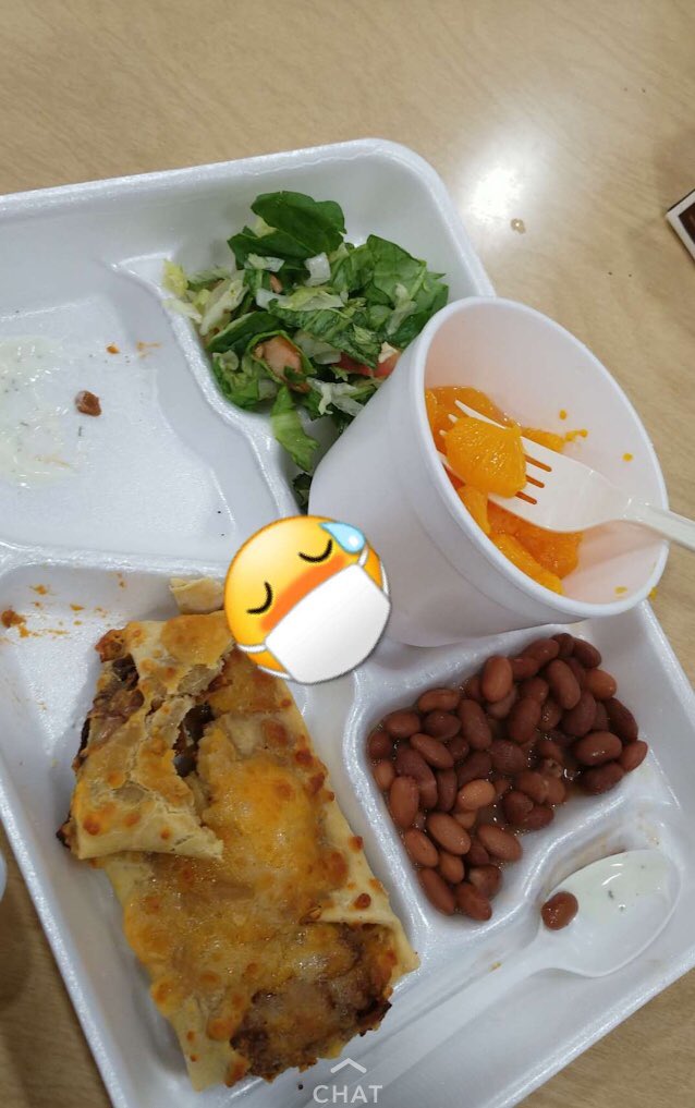 angie_asf's tweet photo. @GordonRamsay what do you think of my friend’s school lunch? https://t.co/3WAG2wfprD