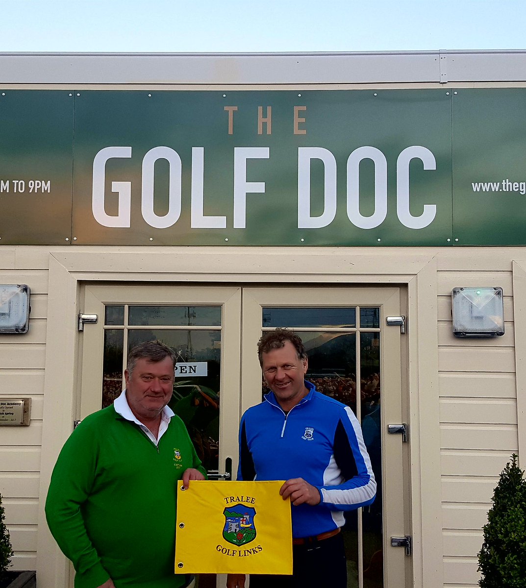 traleegolflinks's tweet photo. Captain John presenting James the club flag and wishing him all the best in his new venture 
#golfdoc https://t.co/33W9eiPRay
