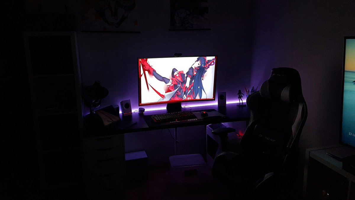 Nippelsalatt's tweet photo. New office space :)
#pc #gaming #rgb #led #razer #intel #nvidia #setup #nerd #geek #noreallife #anime #hentai #dxseat #chair #table #ipad #air #2 #monitor #40inch #philips #curved #sli https://t.co/SJyediDqR0