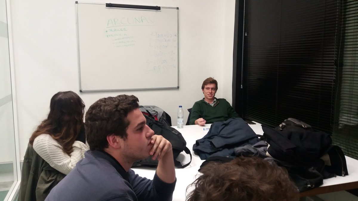 ArcUnav's tweet photo. Nos reunimos el equipo de #arcunav por penúltima vez antes de la presentación final, ¡ánimo a todos nuestros compañeros de #proyectosComm17! https://t.co/oqVKqyTwD7