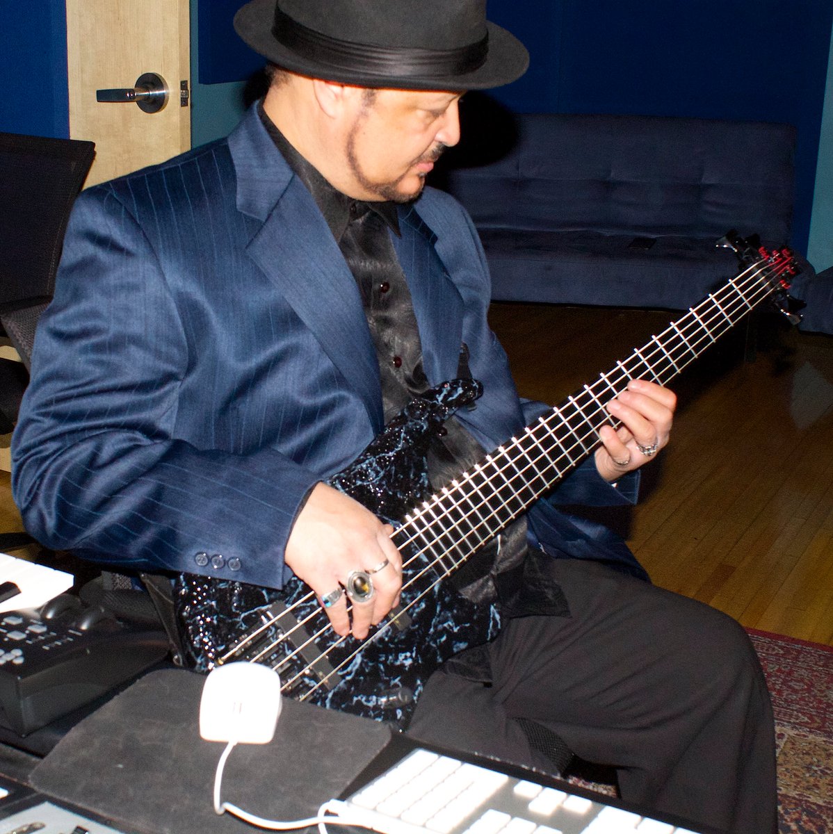 Real_DARGI's tweet photo. #EmeraldGuitars Has Helped #Power 4 #Decades #OldFriends #CreativePartners #DARGI &
#ARTProfessorPhunkHAYNES #BIGSWEDE #BLACKONBLACK #Creative #Writing #Backing #Endeavors 4Other #AwardWinningArtists Now TheyShallB Releasing TheirOwn #FILM #TV #MUSIC #TOURING #STAGE #PROJECTS👍😎 https://t.co/u05rgSMybi