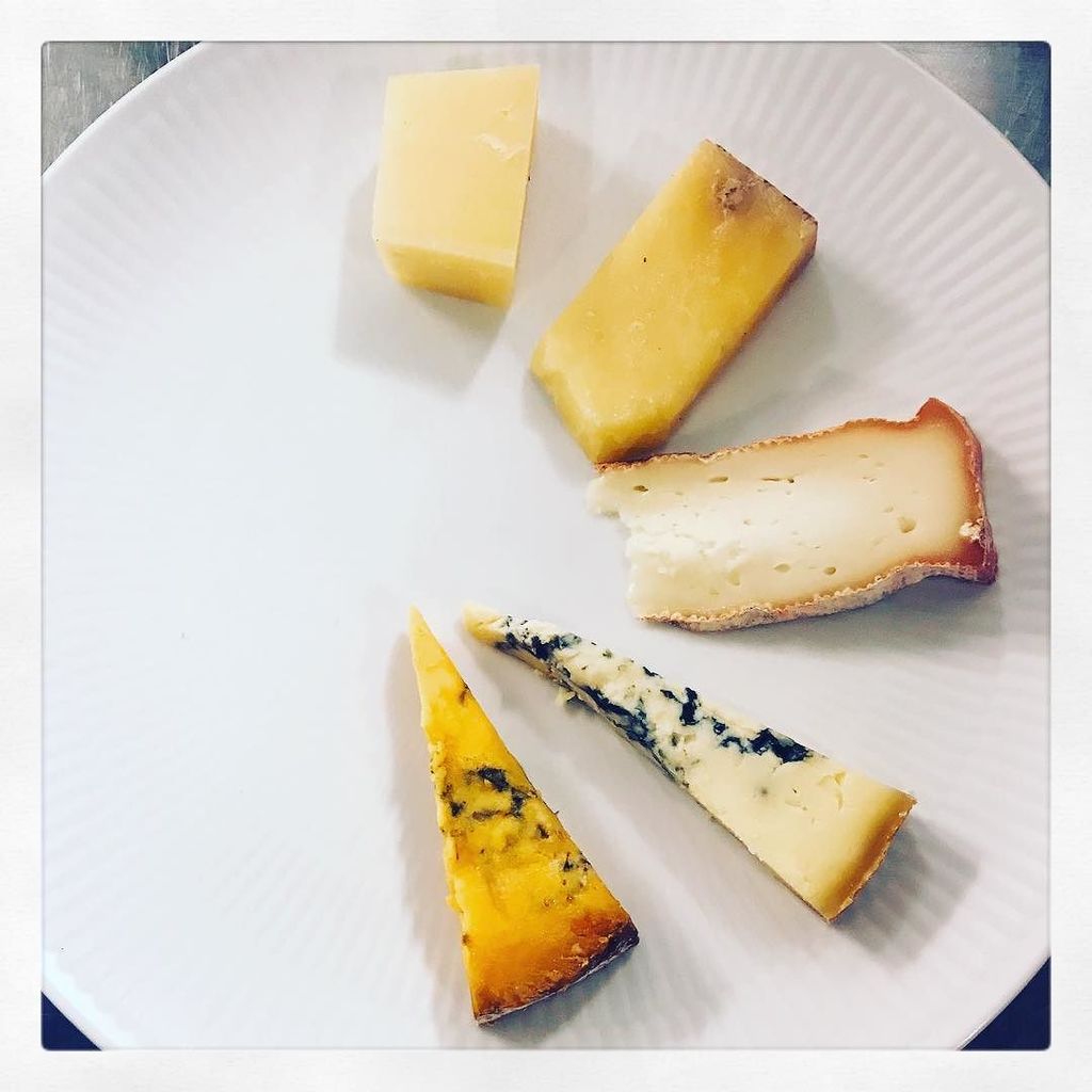 Creationfoods's tweet photo. The English cheeses at Restaurant Cru...
Lincolnshire Poacher, Montgomery Cheddar, Reisley, Stilton and Shropshire Blue...
#creationfoods #cruoslo #cheese #cheflife #foodporn #instafood #oslo #modernbritish #wallaceandgromit https://t.co/vjf2sCauJh https://t.co/mvYBMZPbq8