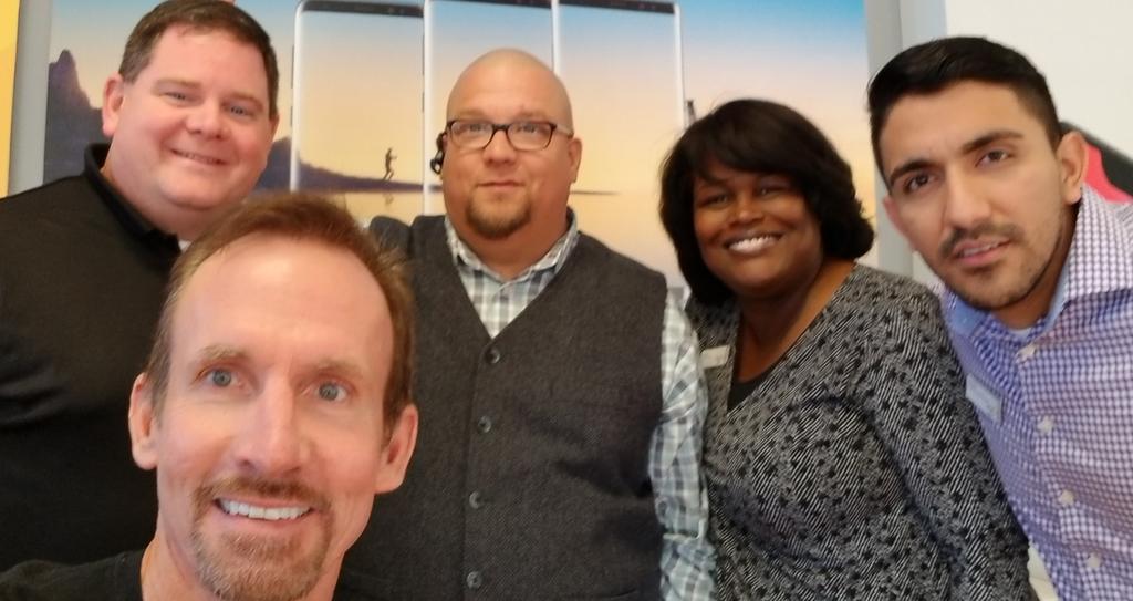 MichaelMiess1's tweet image. Angela and the Maycom Monroe store already has over 100 CL lines this month! #SellingMachine #Teamwork @jajones83 @MayComWireless @sgonyer12 @MFLOYD74 @IAE_Bill_Sprint