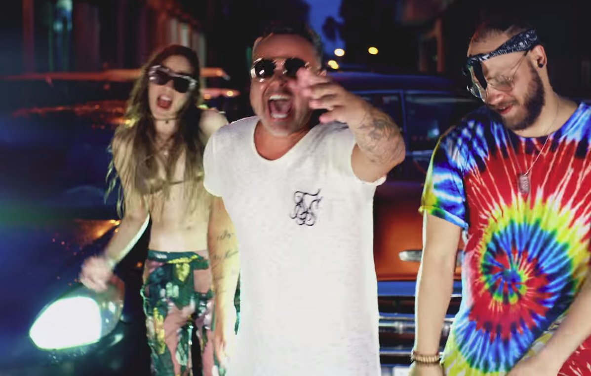 belimaniaca_sm's tweet photo. Gracias @JuanMagan por seguir creyendo en @belindapop está increíble el vídeo y la canción 🔥💣💃 #DéjateLlevar https://t.co/sudocyv9J6