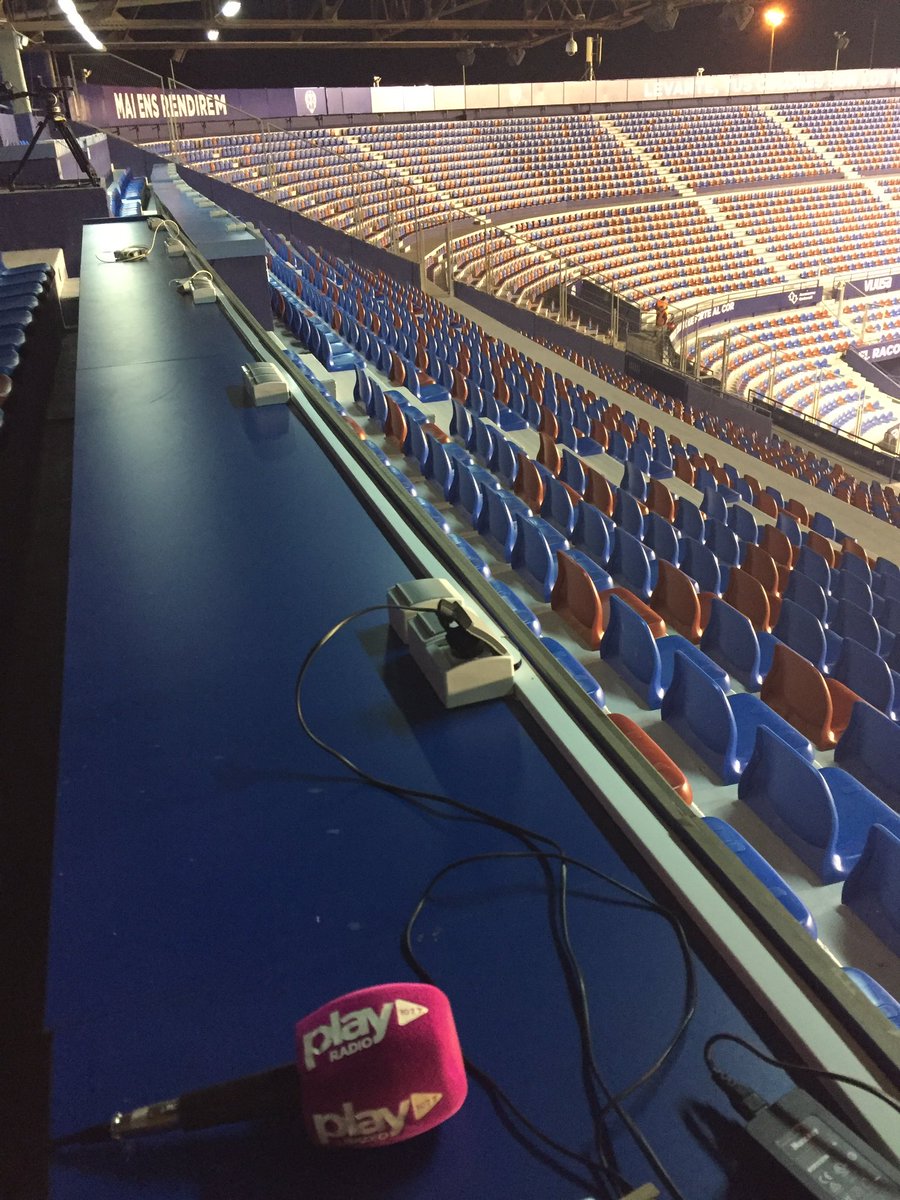 CarlosAyats's tweet photo. Only the lonely 😂😂😂 

#playradiovlc #vaquenofafred https://t.co/GHyjVU5asR