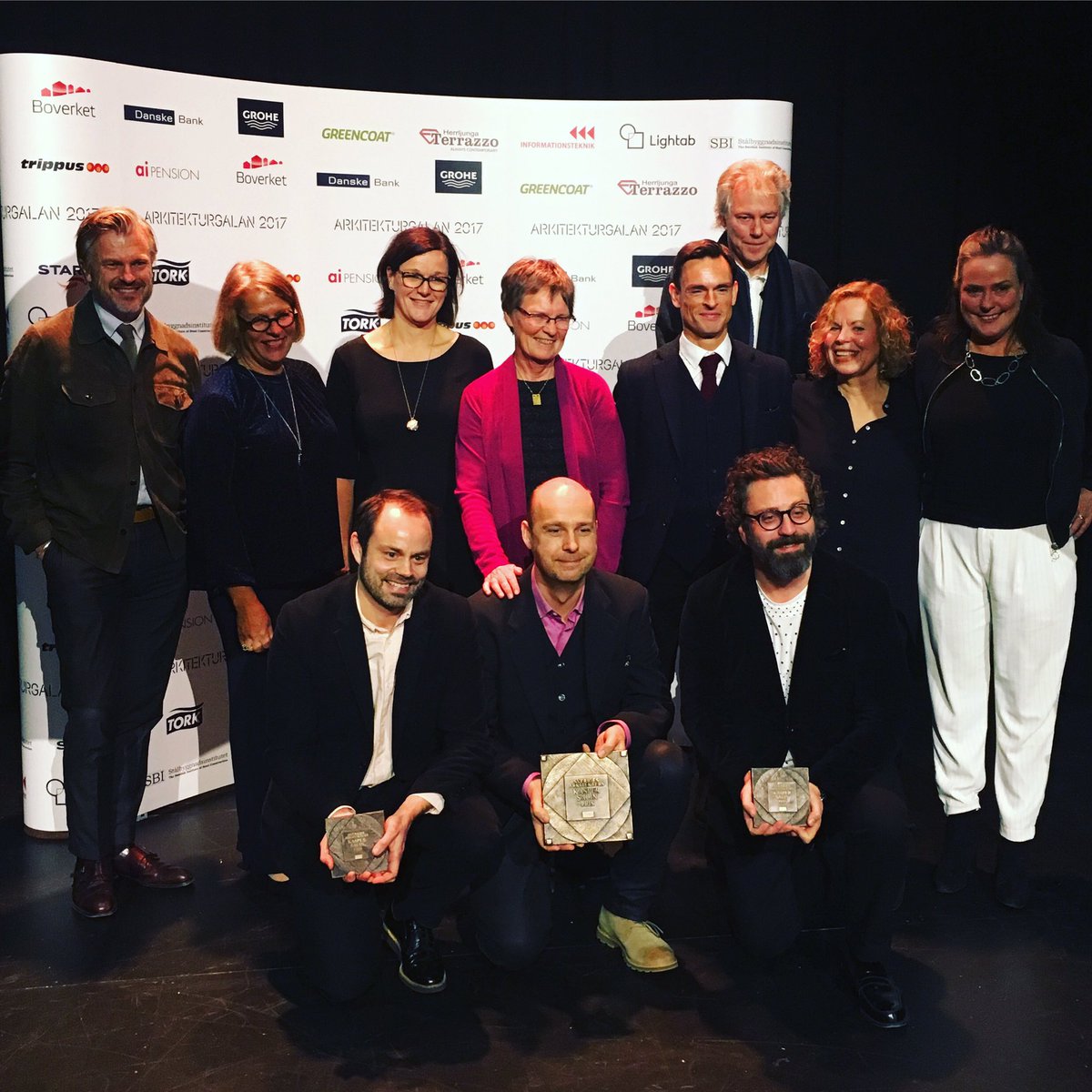 SvArkitekter's tweet photo. Elding Oscarson får Kasper Salin-priset för Skissernas museum i Lund på #arkgala17 ✨✨✨ https://t.co/cbQyqk4vFx