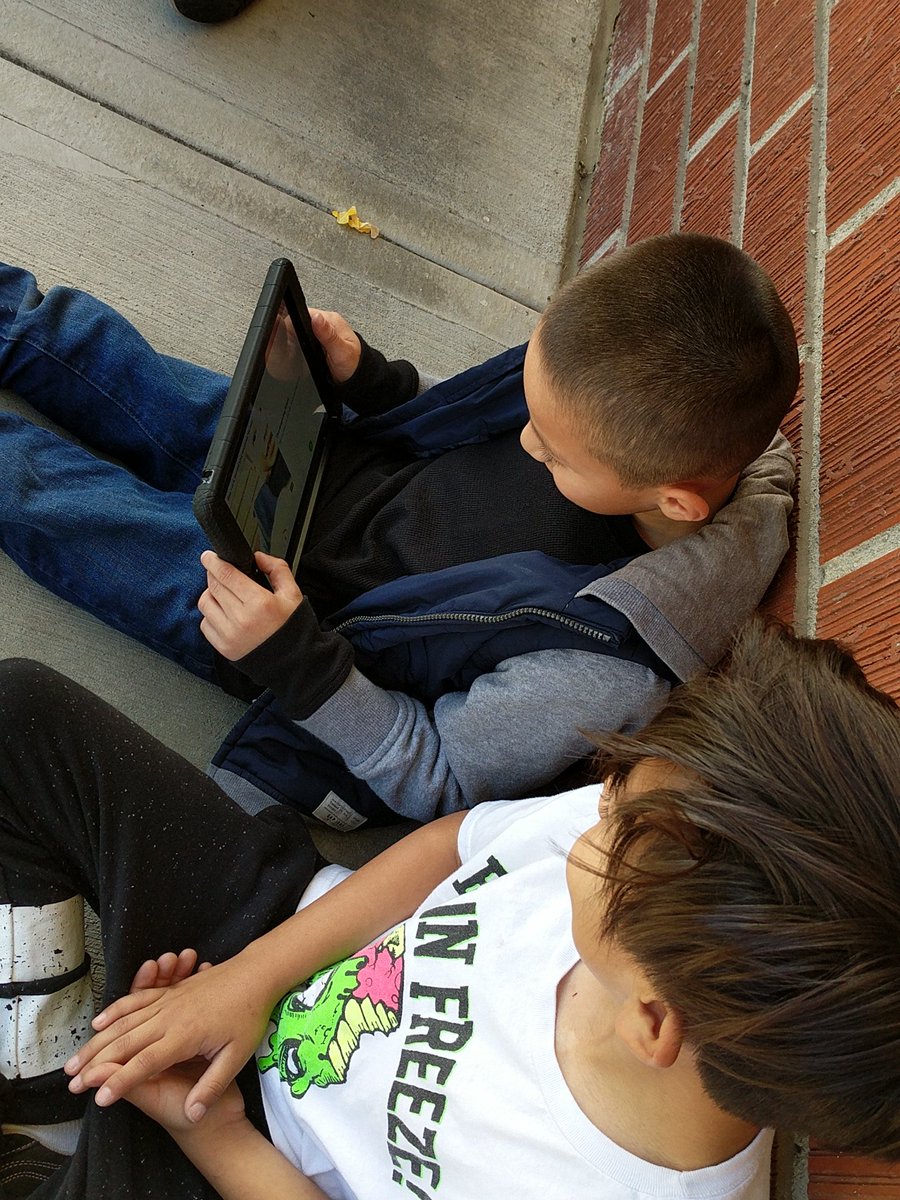 scguns's tweet photo. Using flipgrid with our first grade buddies! @KimEsc27 @mfpinchot https://t.co/bOYMtfUvyg