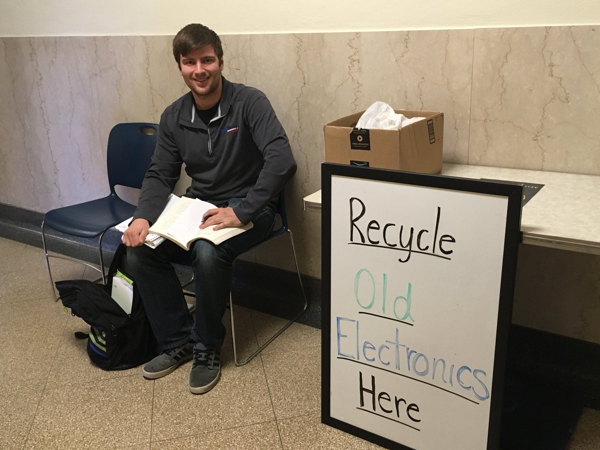 SSS_Marian's tweet photo. E-waste day is going great! We’ve got lots of old phones, dead batteries and broken earbuds to recycle!! https://t.co/InD3GILg1a
