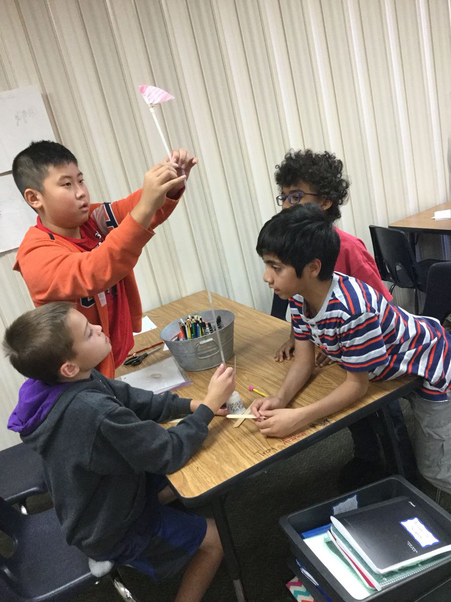 Saigling5th's tweet photo. Students work to create free-standing Liberty Poles in their Social Studies class! https://t.co/WqEqjV0VEi