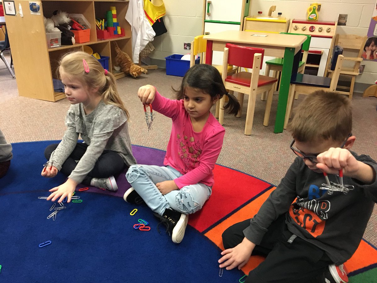 mrsburkec's tweet photo. The magnets attracted the paper clips! #pespride https://t.co/71njLfWS7m