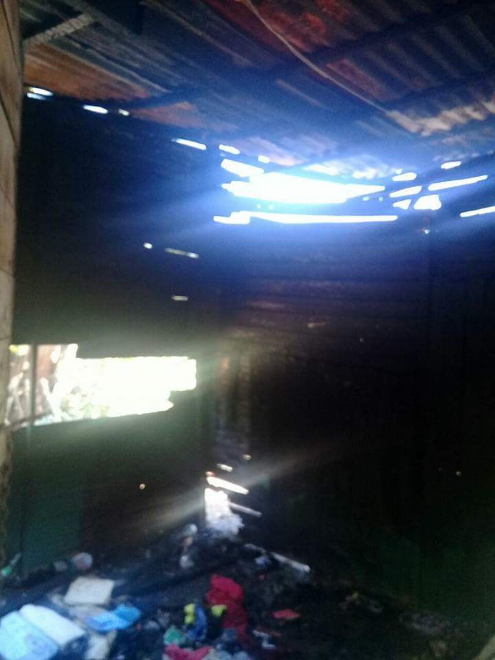 SolanoPresente's tweet photo. Ante la gran devastación de la humilde casilla q sufrió ésta flia. de San Fco. Solano, les pido a ustds: @marusotolano @guillermogalett @drociorocio @GSanchezSterli @YoSoyMartiniano para q entre todos ayudemos a recomponer su humilde hogar ayudando c/ las necesidades básicas.~ https://t.co/qZeoaqw8qn