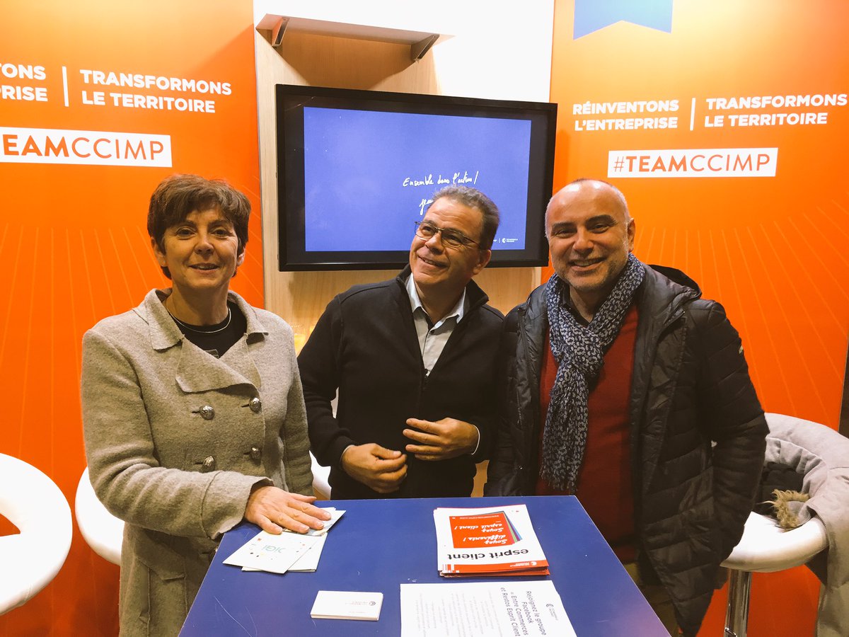 CCI_AMP's tweet photo. Un président - @chauvinjl - et une #TeamCcimp à l'écoute des commerçants à l'occasion de la nuit du commerce à La Ciotat @TerredeCommerce @TSESSINE #commerce #proximité https://t.co/5wl4FkRFfX