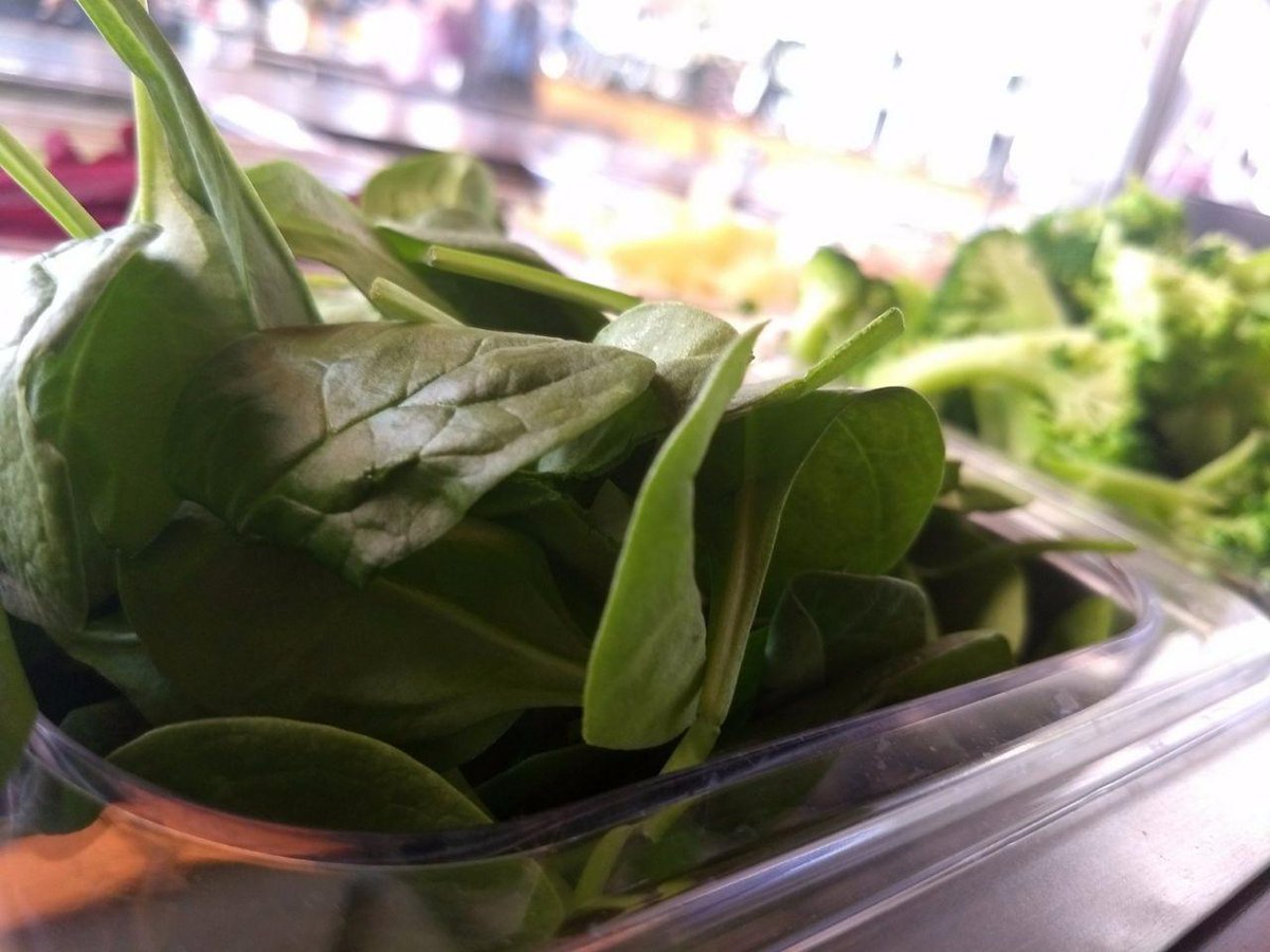 MercadoCdmx's tweet photo. Si buscas una comida fresca, abundante y deliciosa, #FreshNGreen tiene la mejor opción dentro del #MercadoIndependencia. https://t.co/vPSkEHAmll