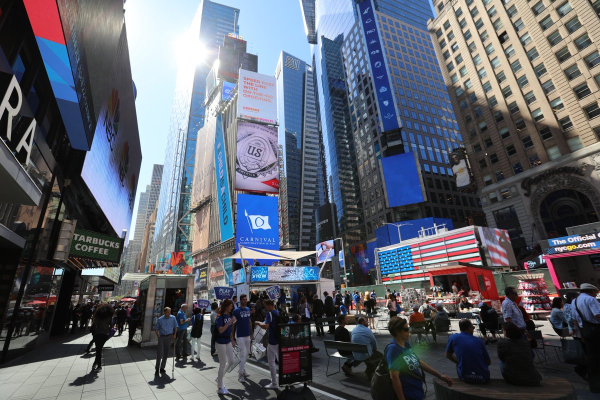LokiBoxDesign's tweet photo. All eyes on Loki in #TimesSquare ! @CarnivalCruise #experientialmarketing #servicelaunch #marketingtimesquare #oceanview #popupcontainer #popupmarketing https://t.co/zkp0dMDkuc