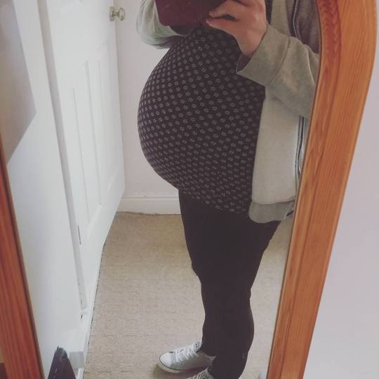 MamaBee2016's tweet photo. Hello Bump. https://t.co/OloPYsnwjZ https://t.co/rcVUeqijMe
