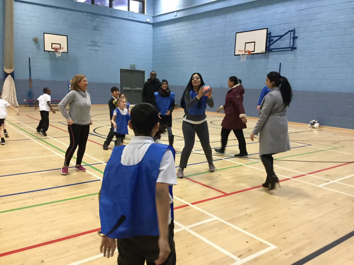 Mearns_Primary's tweet image. Parents and children involved in sports sessions organised by Active Schools. #playingandlearningtogether @EastRenCouncil  @GLoganEd
