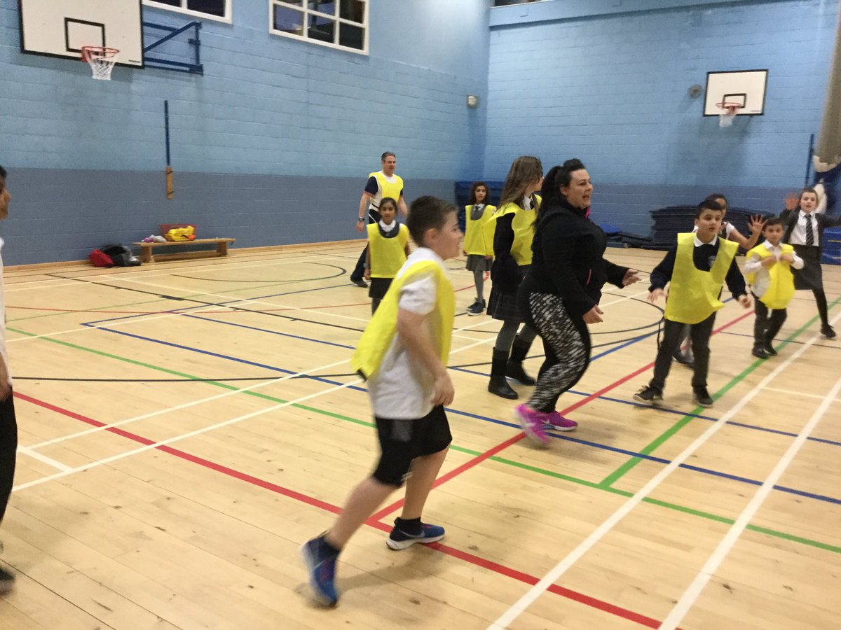 Mearns_Primary's tweet image. Parents and children involved in sports sessions organised by Active Schools. #playingandlearningtogether @EastRenCouncil  @GLoganEd