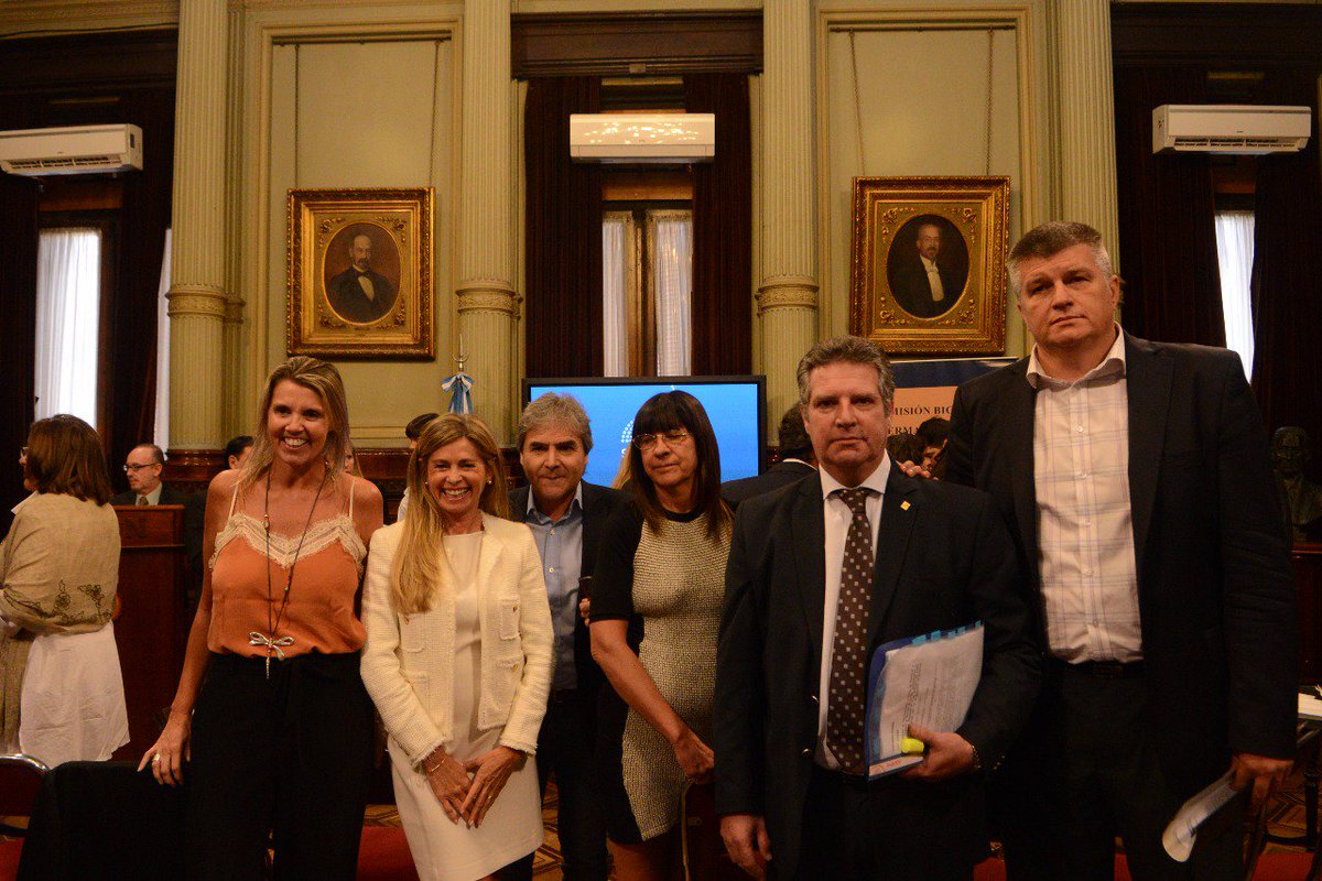 BICAMERAL DEFENSORÍA DEL PUEBLO✍️ El Congreso designó a los representantes parlamentarios del comité contra la tortura. MÁS INFO 👉bit.ly/2icQ5u4