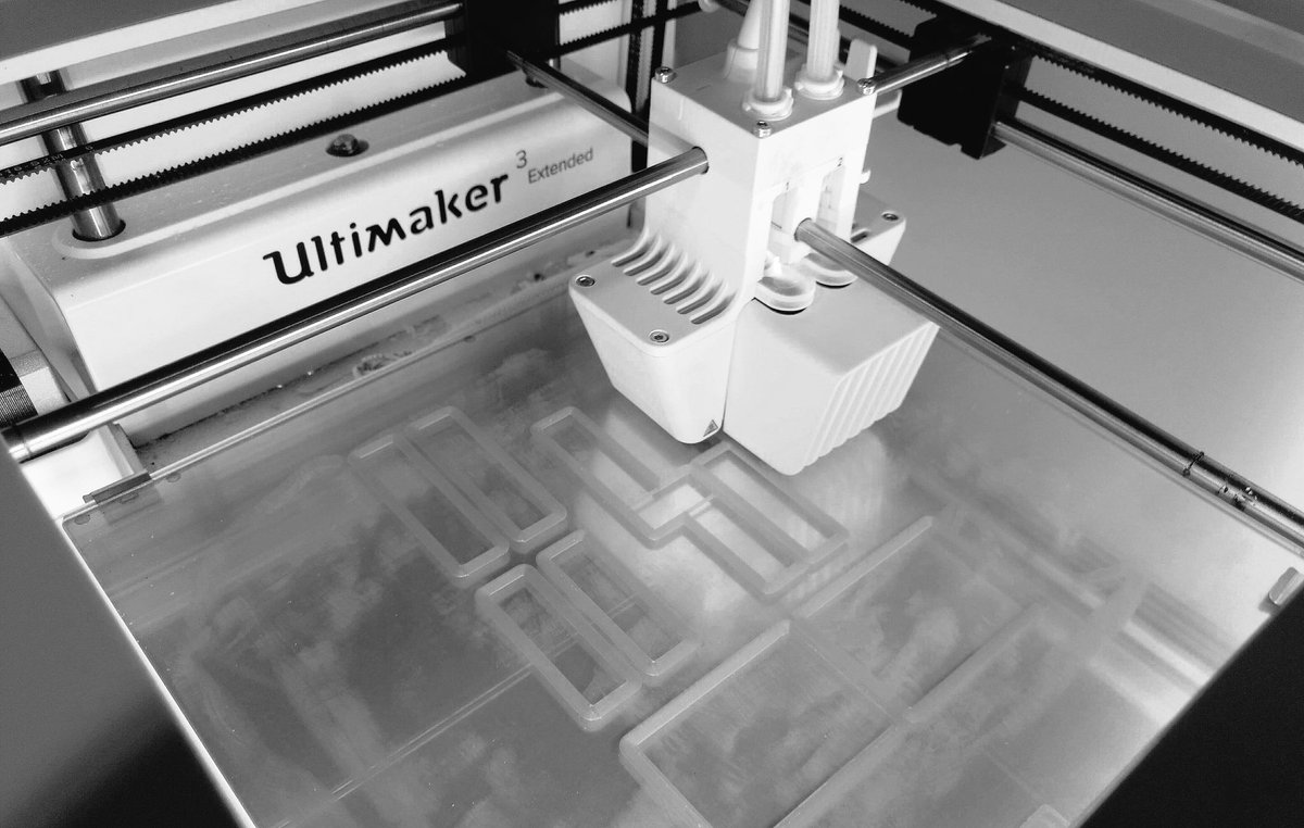 iancarrington's tweet image. First play with the 3D printer at @BenoyGlobal Newark Studio 
#massingmodel