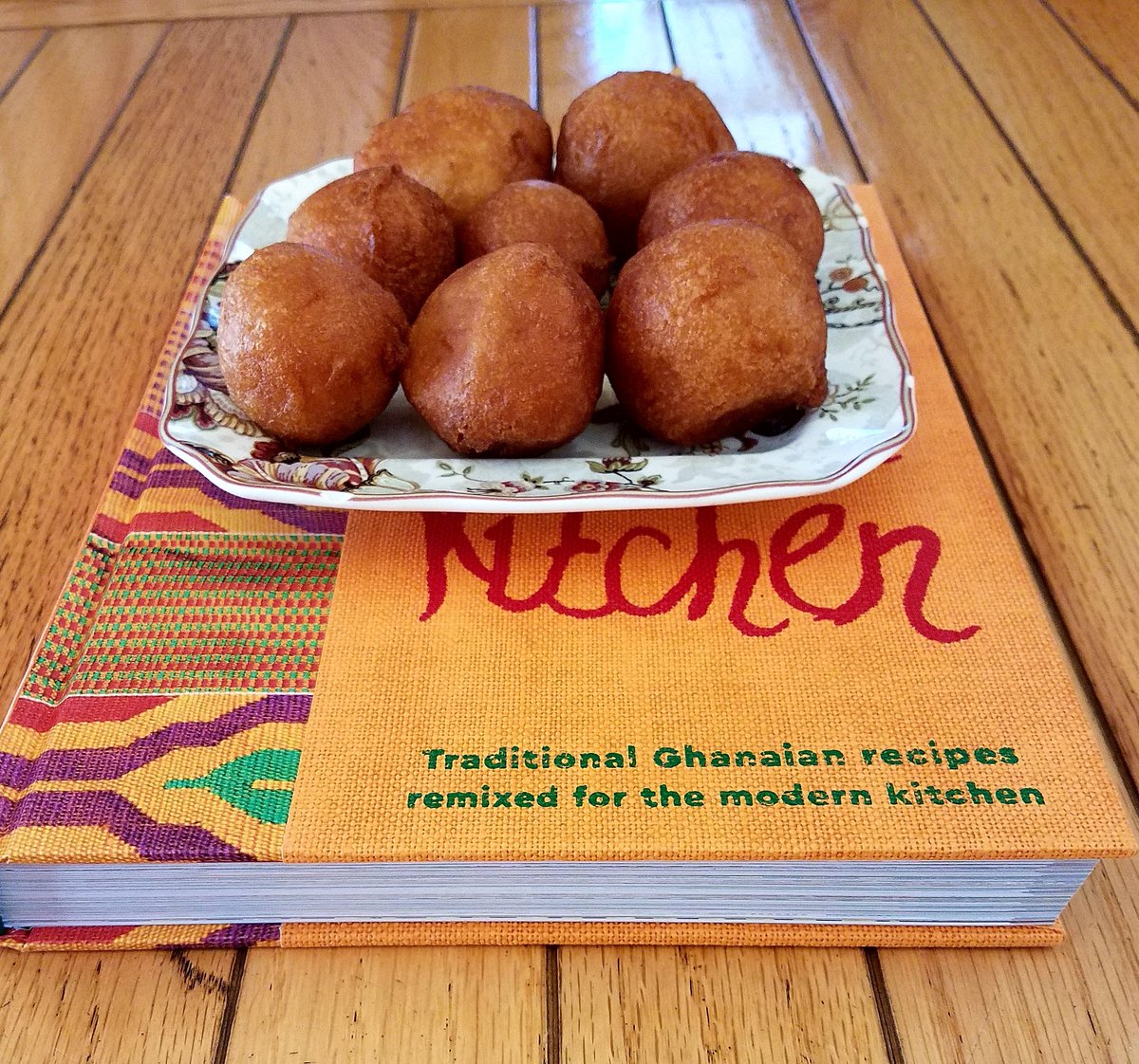 CWTCuisine's tweet photo. Literally devouring @GhanaKitchen an impressive debut #cookbook by @ZoeAdjonyoh Available on Amazon. #Food #Foodie #Foodies #Recipe #Cooking #AfricanCuisine #Africa #Ghana #WestAfrica #homecooking #Chefs #books #NowReading https://t.co/WZcIu0WW3V