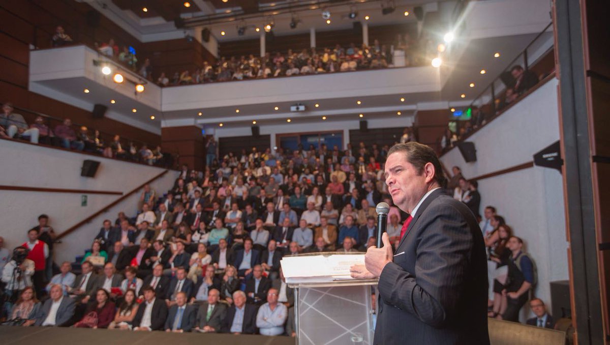 German_Vargas's tweet image. Aumentaremos la vigilancia en centros urbanos y rurales mediante cámaras, drones y sistemas de identificación biométrica. #MejorSeguridad