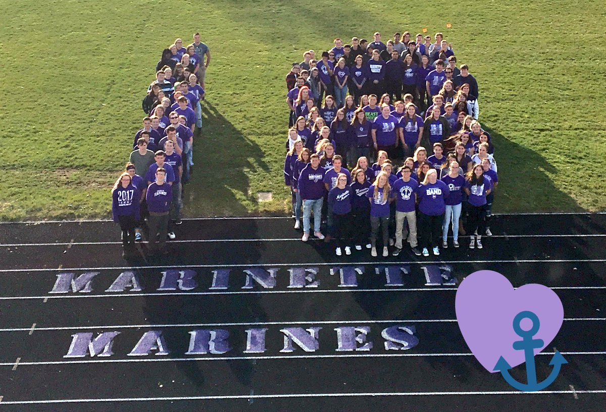 thoppe2011's tweet photo. Another yearbook, another class picture. #GoMarines💜⚓️ #Classof2018 https://t.co/0iD5dgATtx