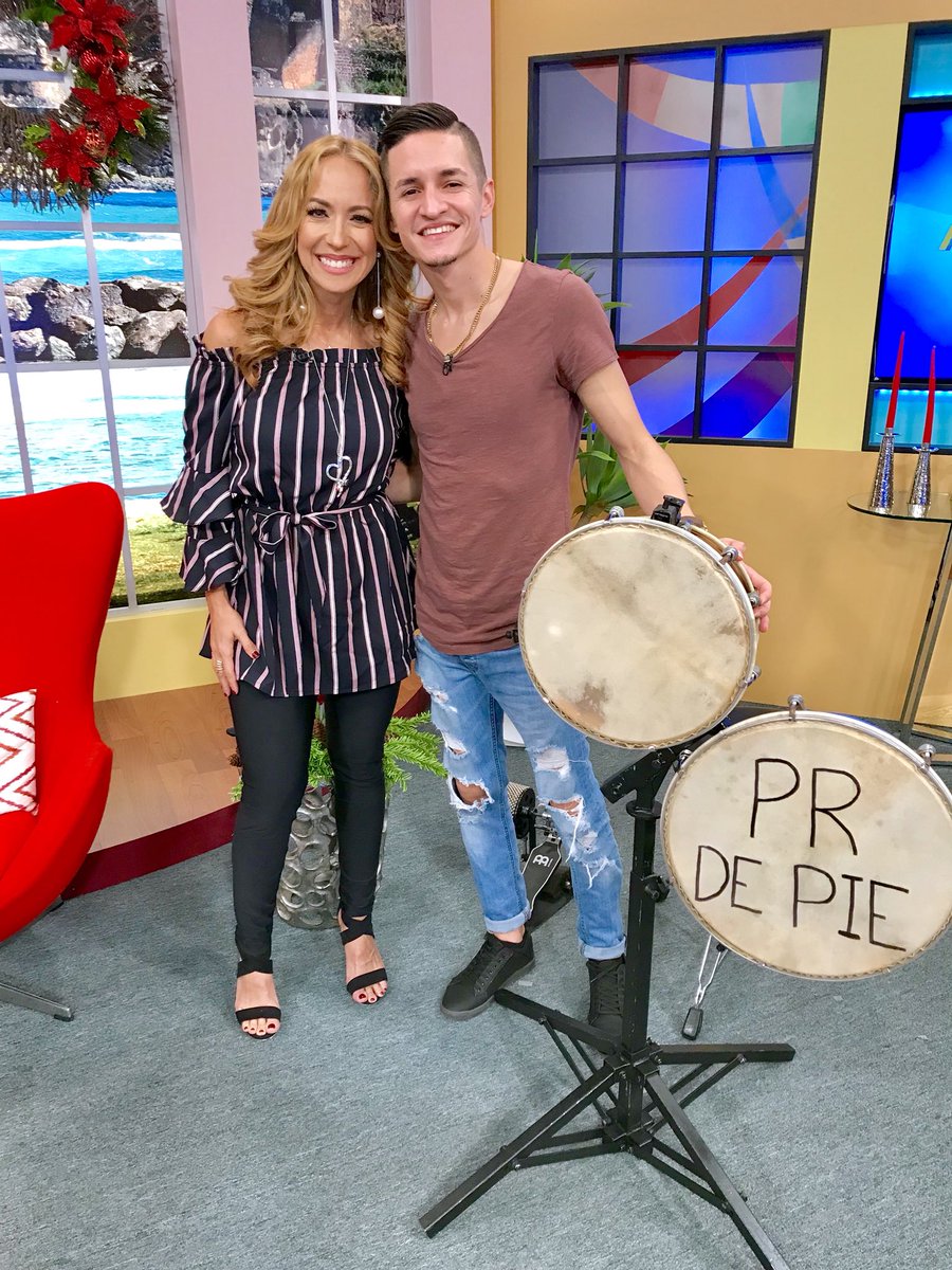 danielconga's tweet photo. Hace 2 años de las primeras entrevistas que hice en mi vida fue con @alefuentespr ! Gracias por siempre brindarme el espacio, apoyo y respeto a lo que hago! Estoy mas que agradecido! Es un honor! De mas esta decir que... La pase cabron! 🙏🏻🇵🇷 #danieldiaz #prdepie #tripandero https://t.co/U4SNMCxBVl