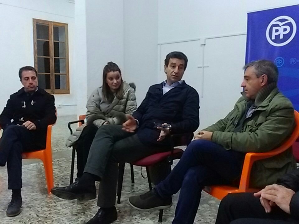 PPdeMallorca's tweet photo. #MiquelBernat continuarà al capdavant de la Junta Local @ppesporles com a President, amb energia, força i coratge. #projecte2019 #FeimPPartit @CompanyBiel "Tenim equip per fer feina, tenim ganes i tenim il·lusió." https://t.co/mWhPWbwoiJ