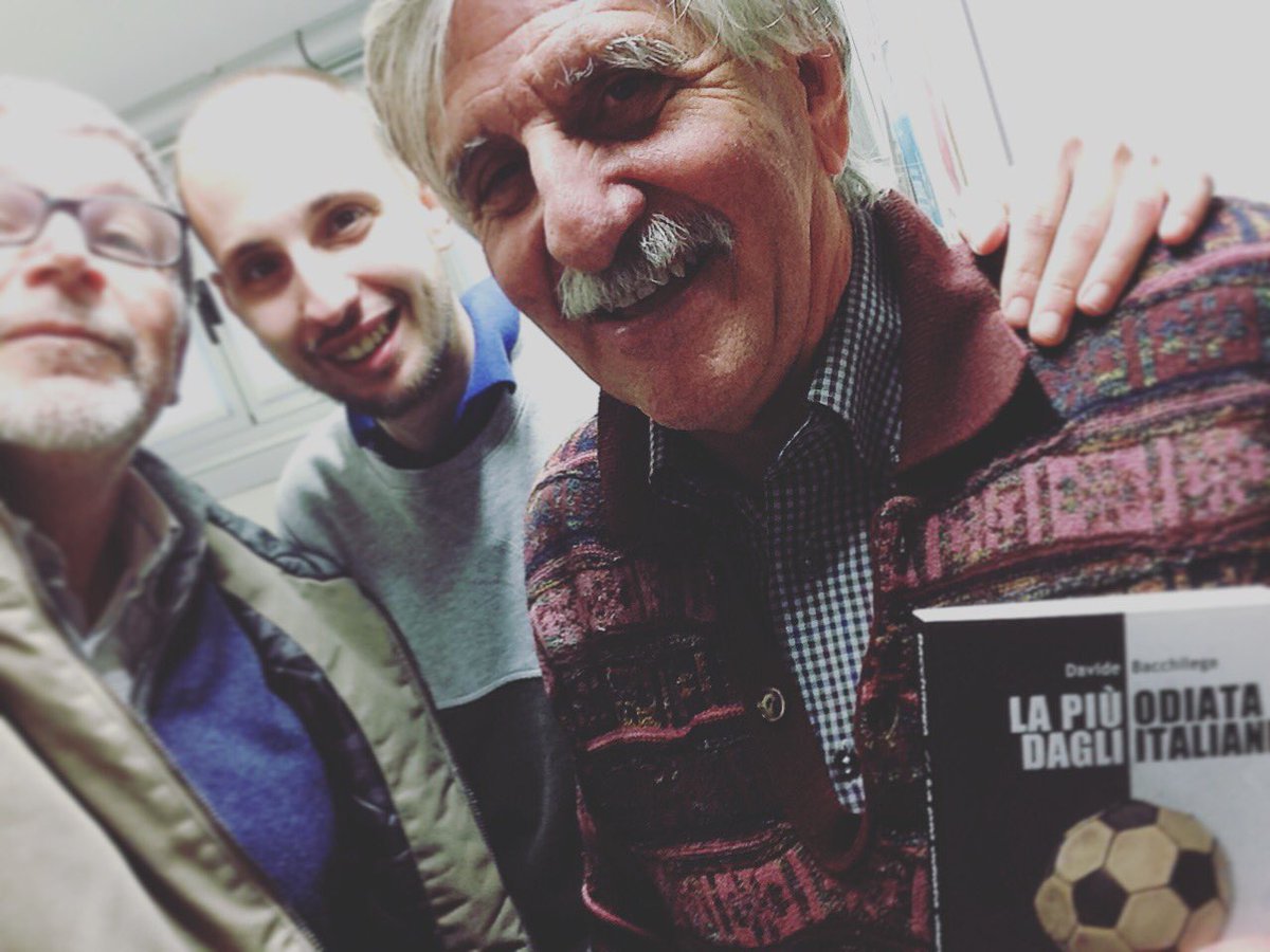 santizio66's tweet photo. Consegna straordinaria a #Milano @Unicatt https://t.co/hwW0A0kkKB