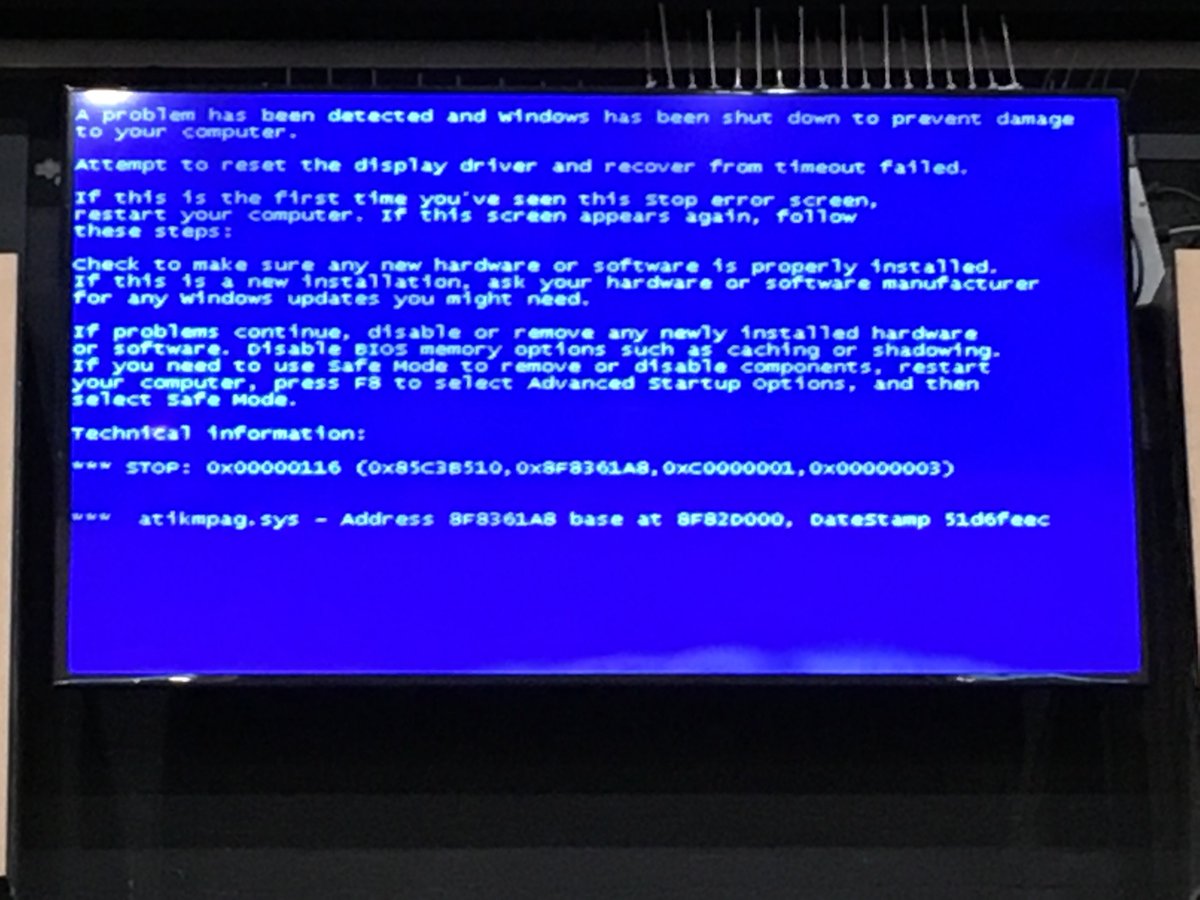 garyfildes's tweet image. Euston BSOD!!!  Dodgy Driver causes train delays!!!!!  #rollbackdriver #safemode
