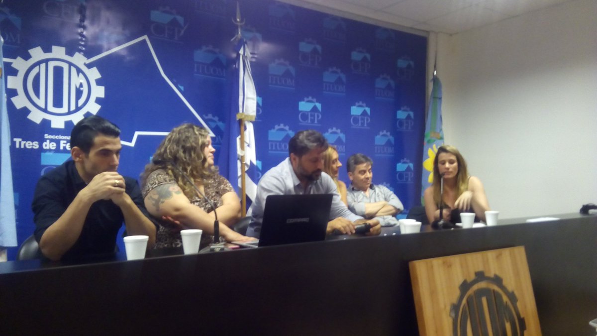 ITUOM3F's tweet photo. Grabación del proyecto "estudio abierto" a cargo de los docentes de humanidades tema: La revolución industrial . El rol de la mujer en la sociedad moderna. Machismo feminismo y estereotipos. Interesante comienzo!! Próximamente el vídeo con el trabajo realizado @BAeducacion https://t.co/s8AkUHN5Q3