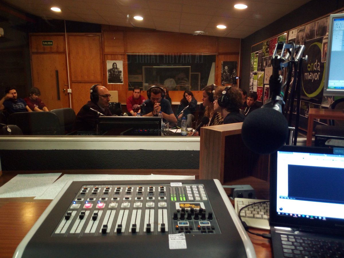 ondamayor's tweet photo. Entrevistamos en directo a @franllorente desde nuestro estudio de radio. https://t.co/BbzxMb7a3J
