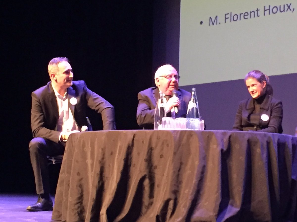 TerredeCommerce's tweet photo. Acte 1 : "Quand les villes passent à l action" : 👏👏👏 aux initiatives @VilledeLaCiotat , @SalonProvence ! Et @NicolasIsnard, maire de @SalonProvence, de conclure : "Je préfère que mes enfants grandissent dans un centre ville que dans un centre commercial!" #NDC https://t.co/TNOJy0vbbp