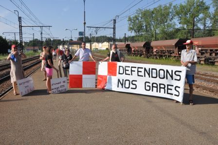 LeLotenAction's tweet photo. Assemblée générale de Tous ensemble pour les gares (TEPLG) https://t.co/ys4ta8HAqV #Lot #LEA #Resistance @GroupeSNCF https://t.co/4lLpIWvBNj