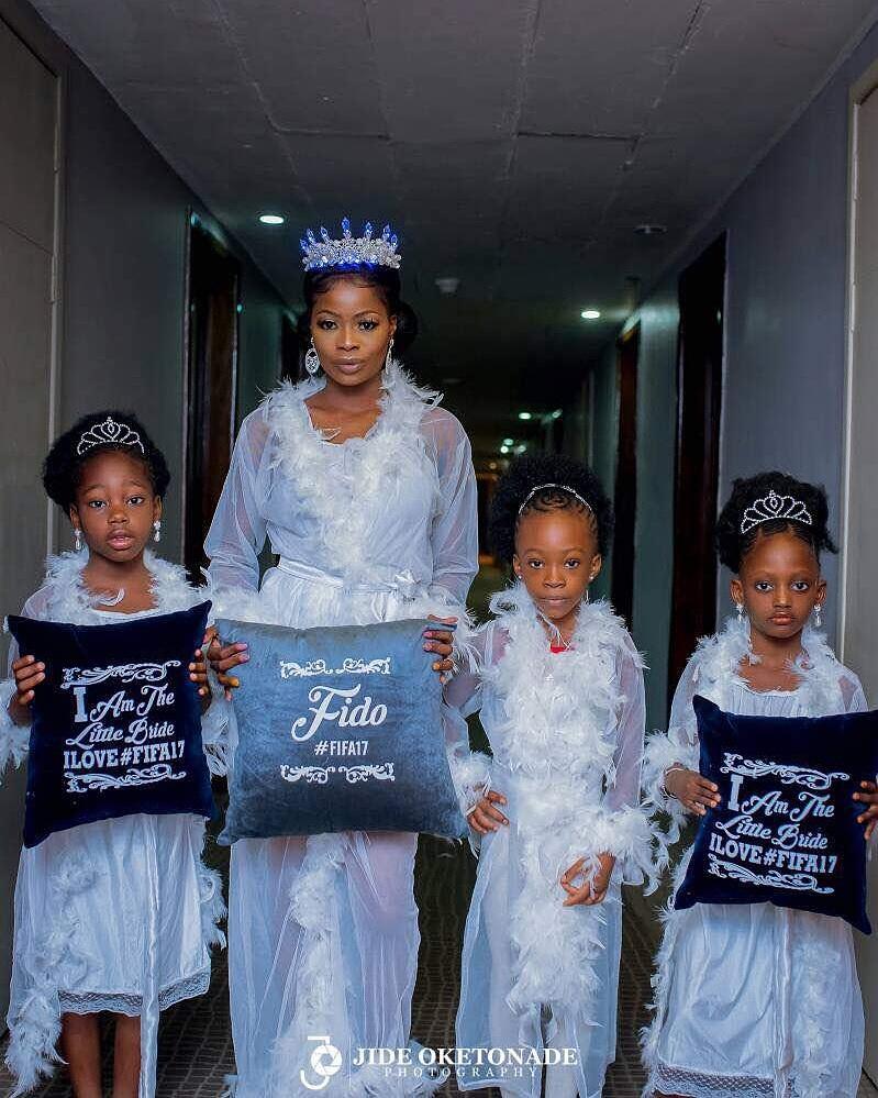 Iam_pimoey's tweet photo. The duchess and her kittens wedding quote pillows on sale, kindly retweet my customers may be on your TL @_Lara_Annie @Pinki_licious https://t.co/XZ6hb095qV