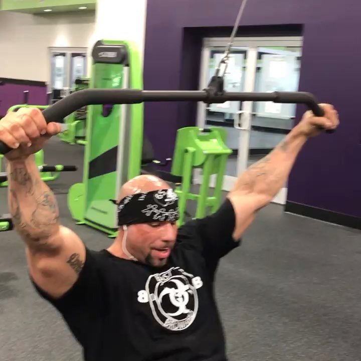 beastofbroward's tweet photo. Took a couple weeks off doing back hardcore, now im feeling extra strong and the squeeze feels great!!!! #workit #workingout #back #pulldowns #fit #fitness #fitnessinspiration #fitnessmotivation #fitnesslifestyle #fitboy #bodybuilding #bodybuildingmotiva… https://t.co/RIhGHUq7vF https://t.co/KObZAiEvFF
