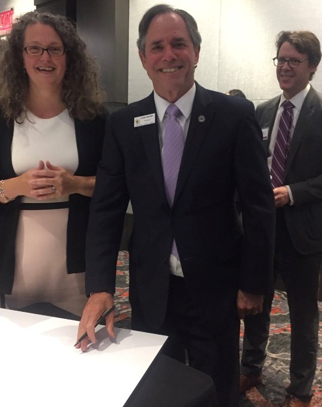 RogerBerliner's tweet photo. The Purple Line is a major investment in our region, but we need to make sure everyone shares in the prosperity it will bring. Today's signing of the #PurpleLineCC agreement is a moral commitment to ensure this investment serves those who live and work along the corridor today. https://t.co/4h7zCL30CT